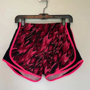 Nike Dri-Fit women’s athletic shorts size small pink and black lined